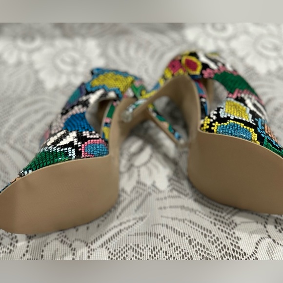 Open side cut rainbow vegan snakeskin heels NIB size 40(size 9 US) - Picture 7 of 12